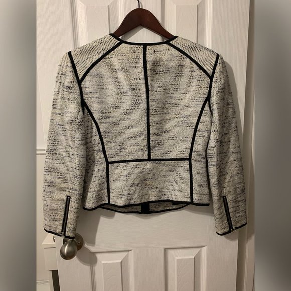 Aritzia Wilfred White Collarless Zip-Up Jacket - Picture 2 of 14